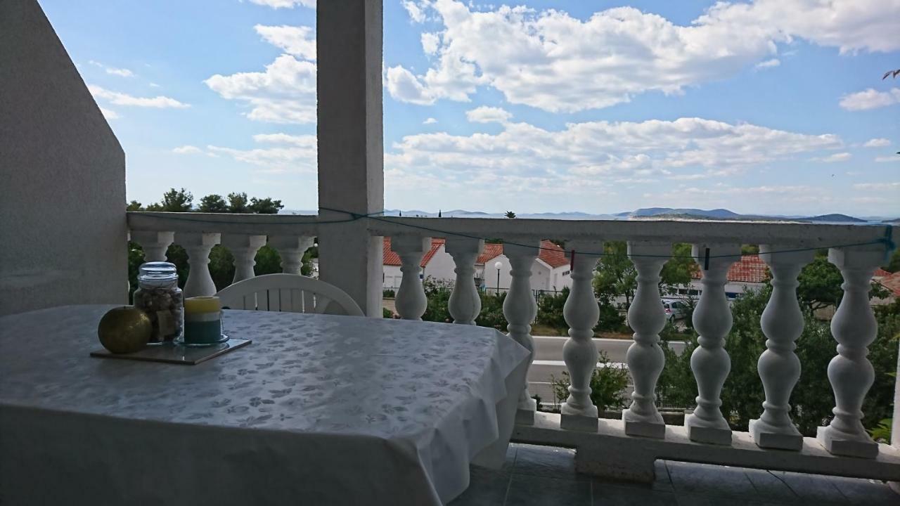 Apartmani Kocka Primosten Exterior photo