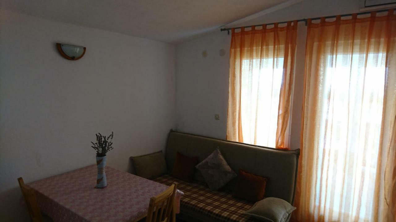 Apartmani Kocka Primosten Exterior photo